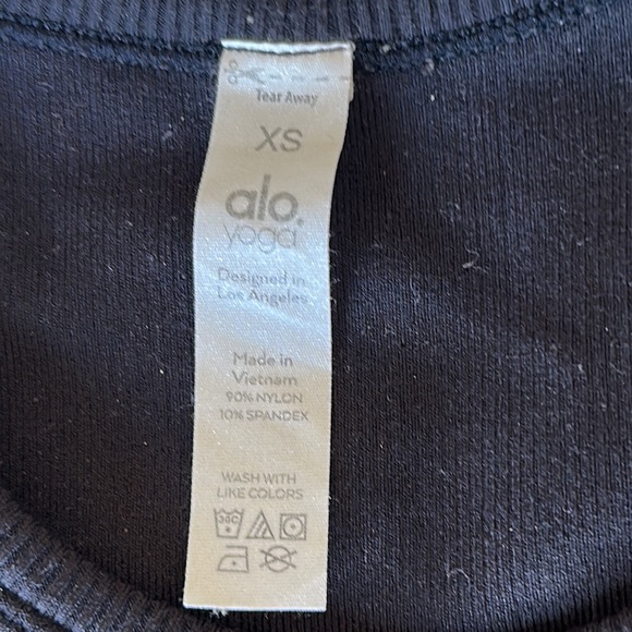 Alo Ribbed Crop T-Shirt - Picture 2 of 3